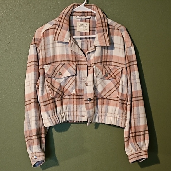 Ashley Outerwear Women's Large Cropped Thick Flannel Button Up - Picture 2 of 4